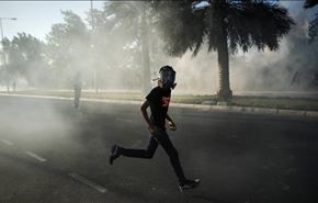 مراسم تدفین شهید بحرینی غرق گاز اشک آور شد