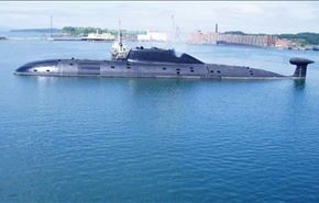 شلیک موشک های بالستیک از زیردریایی های روسی + فیلم