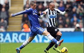 كتيبة فرنسيي نيوكاسل توقف انتصارات تشلسي