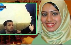 بالفيديو/ والدة صحافية عراقية تقبل رأس قاتل ابنتها!