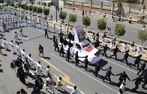 حشود كبيرة تشيع جثمان ممثل الحوثيين في الحواراليمني