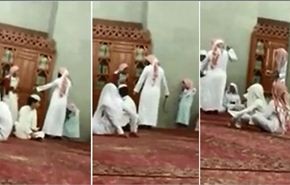 فيديو:أطفال يتعرضون للجلد والضرب داخل مسجد!
