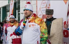 شاهد.. الرئيس الشيشاني يرحب بالشعلة الأولمبية بـ 