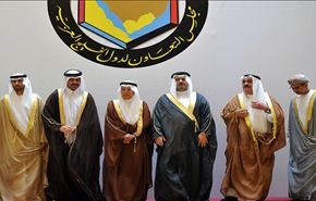 السعودية والبحرين والامارات تسحب سفرائها من قطر