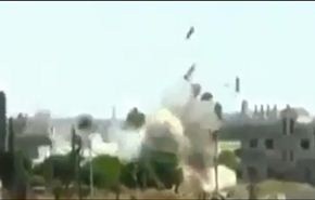 فيديو: تطاير المسلحين في الهواء بانفجار احد مقراتهم بيبرود