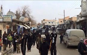 بالصور/داعش تخرج اول مجموعة من المسلحين في الرقة