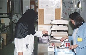 التايمز:السعودية ترفع الحظر عن النساء المسعفات بعد فضيحة موت فتاة