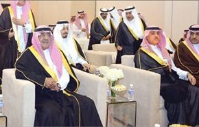 الأمير مقرن: بنوك السعودية مثل المنشار داخل ياكل طالع ياكل