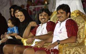 مدرب فرنسي يتهم أمير قطر بالغش والابتزاز