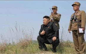 بالصور/ زعيم كوريا الشمالية يزور معسكر 