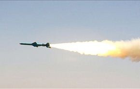 الجيش الايراني يختبر صاروخين جديدين متوسطي المدى