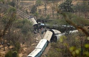 الشرطة: مقتل 19 على الأقل وإصابة 130 في حادث قطار بالهند
