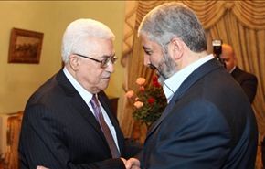 عباس يلتقي مشعل بالدوحة ويطلع أمير قطر على تطورات المصالحة