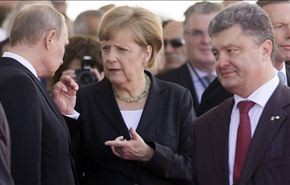 بوتين يلتقي بوروشنكو و يبدي ارتياحه للمحادثات مع الغربيين