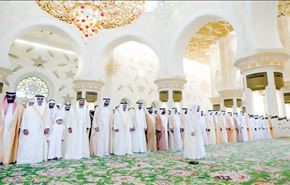 اشتباه عجیب امام جماعت اماراتی در نماز عید فطر + فیلم