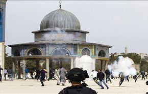 قوات الاحتلال تمنع المصلين من دخول المسجد الاقصى للصلاة فيه