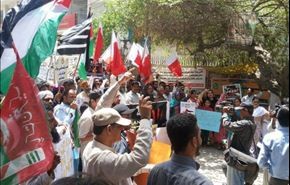 الباكستانيون يتظاهرون ضد العدوان الاسرائيلي على غزة