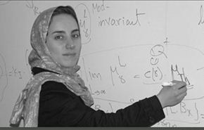 الايرانية ميرزاخاني اول امرأة في العالم تنال