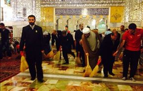 تنظيف حرم الامام الرضا عليه السلام على الطريقه القديمة