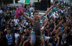 الفلسطینیون یحتفلون بالانتصار اثر موافقة الاحتلال علی وقف النار