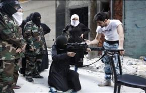 زنان دیر الزور طبق نظر "داعش" لباس می‌پوشند
