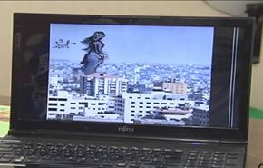 فنانة فلسطینية تحول دخان الصواریخ الی لوحات