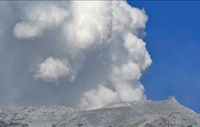 بالفيديو/ لحظة ثوران بركان باليابان قتل واصاب العشرات