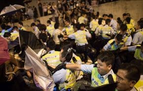 مصادمات بين الشرطة ومحتجين قرب مقر حكومة هونغ كونغ