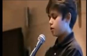بالفيديو.. طفل روسي يقرأ القرآن كالمحترفين