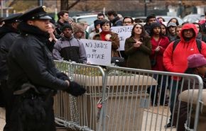 آلاف المتظاهرين في واشنطن ونيويورك احتجاجا على عنف الشرطة