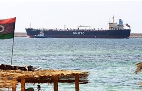 الجزائر تطالب أوبك بخفض إنتاج النفط