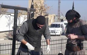 تصاویر؛ داعش دست یک شهروند سوری را قطع کرد