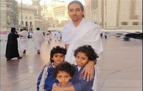 حکم شلاق فعال سعودی برای سومین بار به تعویق افتاد