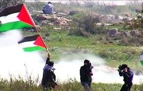 مسيرة بالضفة بذكرى انطلاق المقاومة ضد الجدار العنصري