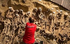العثور على 200 جثة في مقبرة جماعية تحت سوبر ماركت بباريس