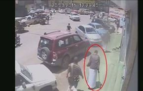 بالفيديو.. الانتحاري الأعرج حامل حزام الموت إلى مسجد صنعاء