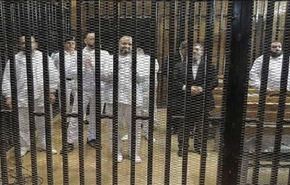 مصر... تأجيل محاكمة مرسي ومتهمين آخرين في قضية أمن الدولة