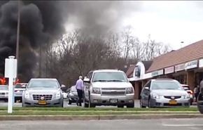 فيديو... أراد قتل الحشرات.. فأحرق سيارته المستأجرة