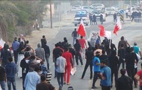 تظاهرات در میدانها و تعطیلی اماکن تجاری بحرین