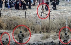 قدم زدن داعشی‌ها مقابل نظامیان ترکیه /عکس + فیلم