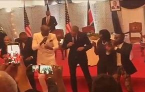 بالفيديو؛ أوباما يرقص على انغام كينية ساخنة