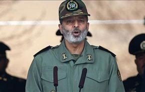 العميد موسوي: الجيش الايراني يؤدي دوره في القتال والبناء