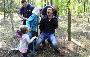 تصاویر : بازداشت خانواده سوری در مرز مجارستان