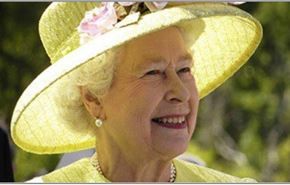 انگلیس ها کیک 68 ساله ملکه را می فروشند