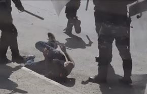 بازداشت بی رحمانه نوجوان فلسطینی + فیلم