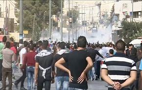 جرحى فلسطينيين خلال مواجهات بين جنود الاحتلال عند حاجز قلنديا