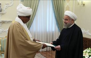 روحاني يدعو لحل مشاكل العالم الاسلامي سلميا