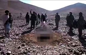 بالفيديو/ طالبان يرجم امرأة حتى الموت