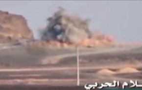 فيديو؛ شاهد صواريخ اليمن تصطاد دبابات السعودية وحليفاتها