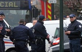 الشرطة الفرنسية تعثر على ما يشبه حزاما ناسفا في ضاحية باريس